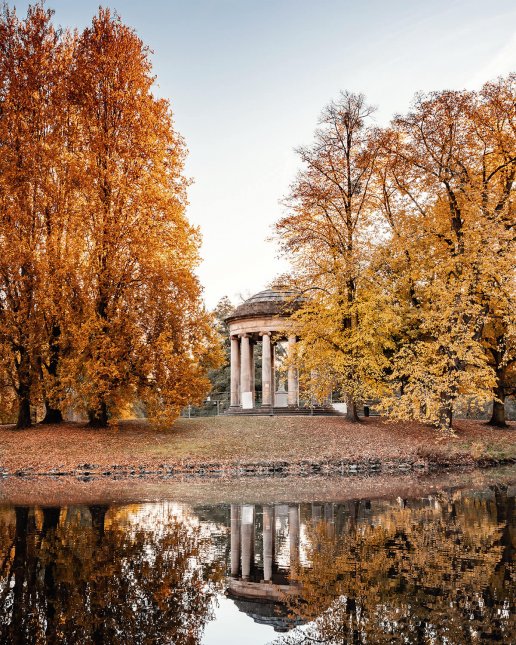 Herrenhäuser Gärten Hannover und Leibniztempel im Herbst
